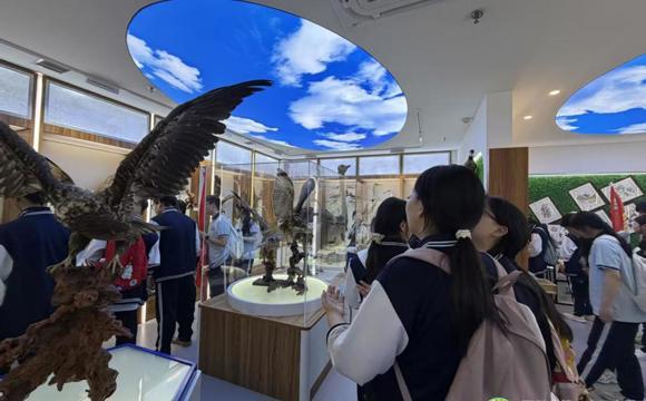 活动深化校际合作 助力生涯规划——郑州24中赴郑州大学开展研学